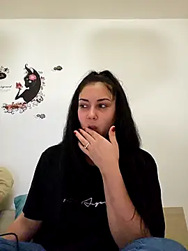 Snapshot of SaraViss20 chatting on 6, 10, 2025 SaraViss20 online show from 6, 10, 2025