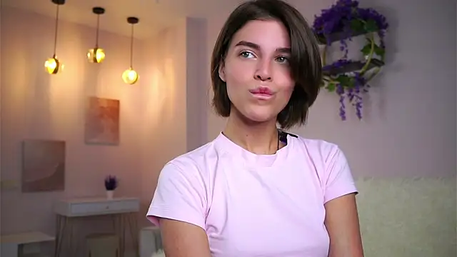 Snapshot of EleneButton chatting on 28, 10, 2025 EleneButton online show from 28, 10, 2025