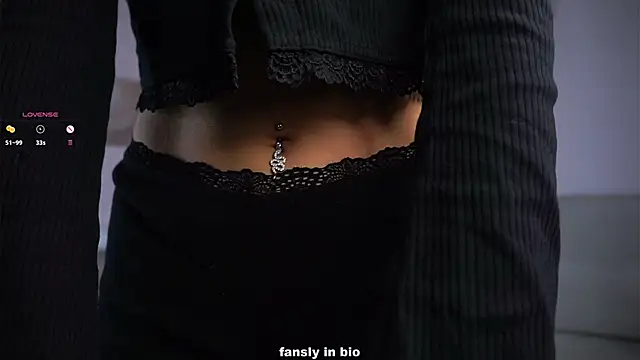 Snapshot of EleneButton chatting on 12, 11, 2025 EleneButton online show from 12, 11, 2025