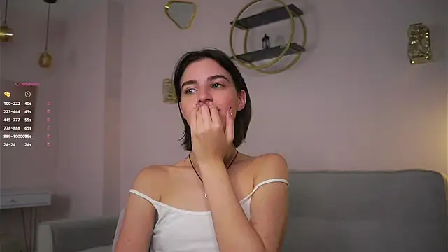 Snapshot of EleneButton chatting on 27, 11, 2025 EleneButton online show from 27, 11, 2025