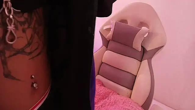 Snapshot of Sheilly_brown chatting on 1, 10, 2025 Sheilly brown online show from 1, 10, 2025