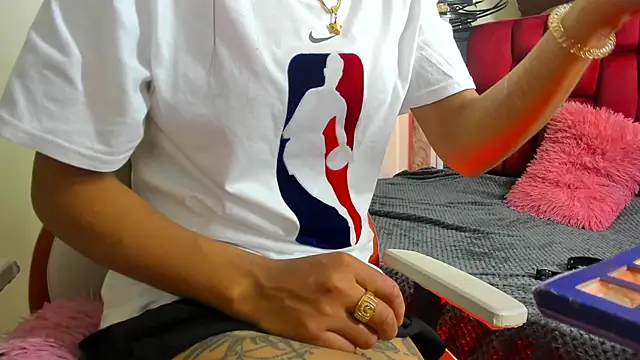 Snapshot of Sheilly_brown chatting on 21, 10, 2025 Sheilly brown online show from 21, 10, 2025