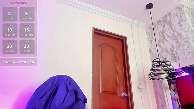 Snapshot of Sheilly_brown chatting on 8, 11, 2025 Sheilly brown online show from 8, 11, 2025