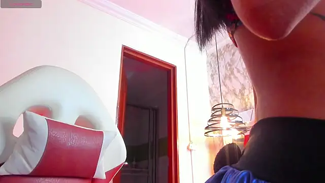 Snapshot of Sheilly_brown chatting on 20, 11, 2025 Sheilly brown online show from 20, 11, 2025