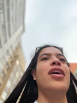 JuanitaMore01 online show from 17, 6, 2026