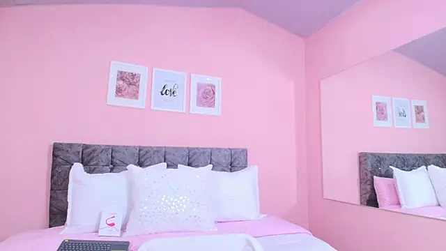 Snapshot of maddie_beauty chatting on 9, 10, 2025 maddie beauty online show from 9, 10, 2025