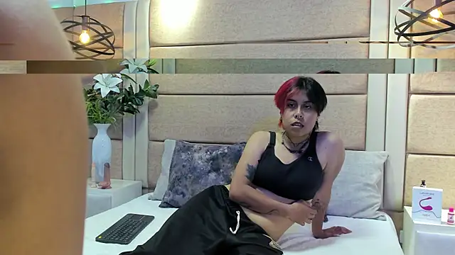 Snapshot of AnnieAndReach chatting on 15, 10, 2025 AnnieAndReach online show from 15, 10, 2025