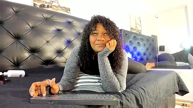 Kymy marquez online show from 12, 4, 2026