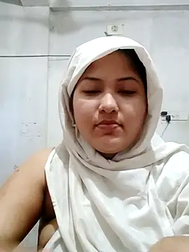 Snapshot of Nusrat-N chatting on 6, 5, 2026 Nusrat-N online show from 6, 5, 2026