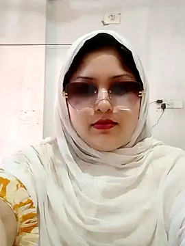Snapshot of Nusrat-N chatting on 8, 6, 2026 Nusrat-N online show from 8, 6, 2026