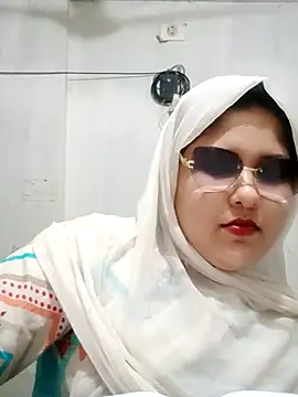 Snapshot of Nusrat-N chatting on 10, 6, 2026 Nusrat-N online show from 10, 6, 2026