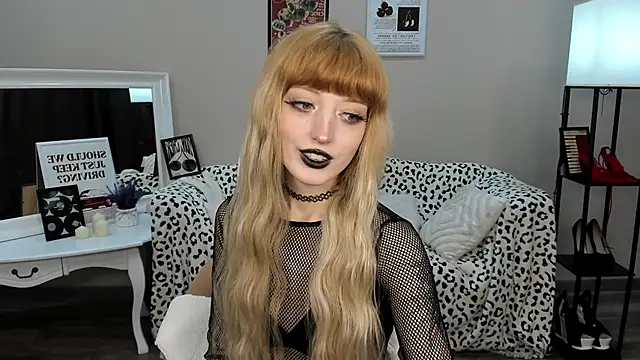 MistyMarlo online show from 22, 4, 2026