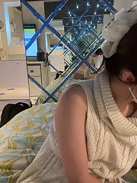 Snapshot of penpen_to_pono chatting on 13, 9, 2025 penpen to pono online show from 13, 9, 2025