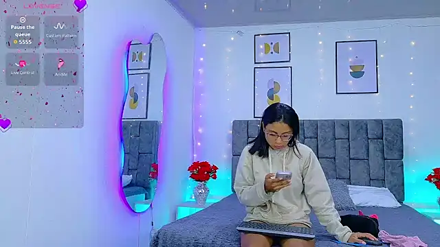 Soffia Konig  online show from 28, 4, 2026