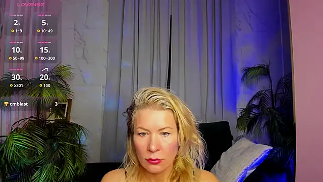 Julia Giulia online show from 27, 3, 2026