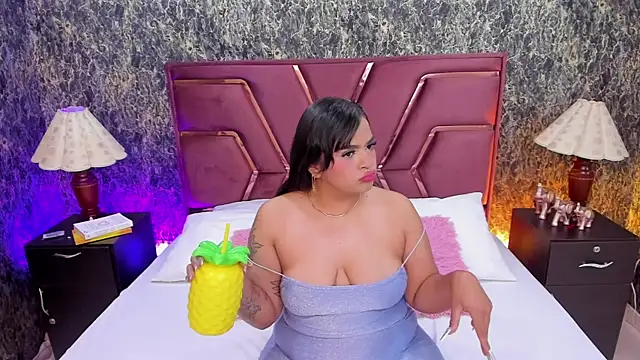 Karina Andrade online show from 13, 12, 2025