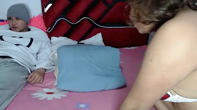 Snapshot of hot_lady19 chatting on 22, 9, 2025 hot lady19 online show from 22, 9, 2025