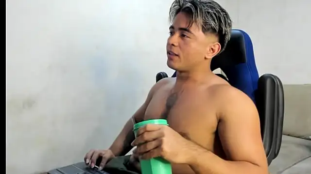 Snapshot of Bellion_grant chatting on 23, 10, 2025 Bellion grant online show from 23, 10, 2025