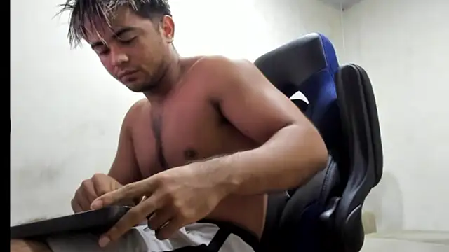 Snapshot of Bellion_grant chatting on 8, 11, 2025 Bellion grant online show from 8, 11, 2025