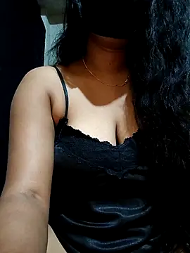 Snapshot of DiyaRoy49 chatting on 25, 11, 2025 DiyaRoy49 online show from 25, 11, 2025