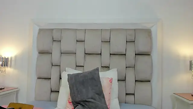 frehia dimou online show from 5, 4, 2026