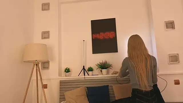 okerriella online show from 23, 4, 2026