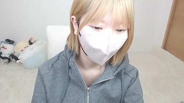 Snapshot of yuna_rin chatting on 15, 2, 2026 yuna rin online show from 15, 2, 2026