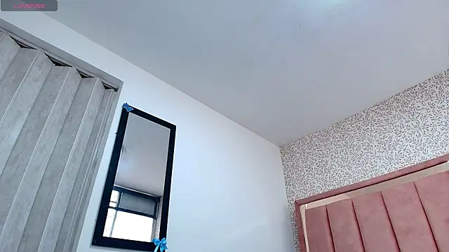 Snapshot of Hanna_Lee__ chatting on 17, 4, 2026 Hanna Lee online show from 17, 4, 2026