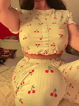 Snapshot of OnlyRima chatting on 4, 12, 2025 OnlyRima online show from 4, 12, 2025