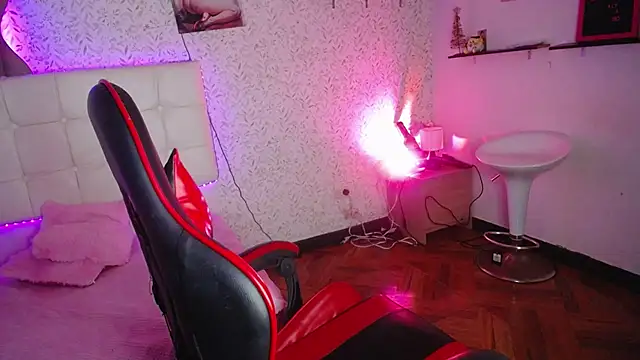 manelike  online show from 10, 10, 2025