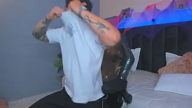 Thomas moon online show from 18, 10, 2025