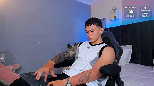 Thomas moon online show from 4, 11, 2025