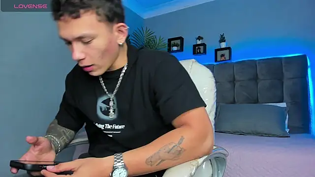 Thomas moon online show from 17, 4, 2026