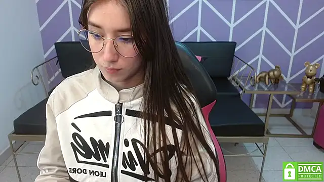 Adhara Kitten online show from 23, 9, 2025