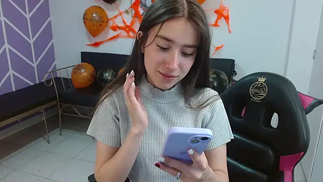 Adhara Kitten online show from 20, 10, 2025