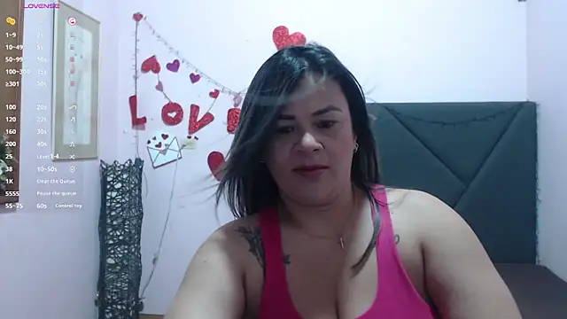 pamela echeverria online show from 27, 4, 2026