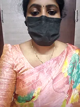 Snapshot of vasundhara26 chatting on 14, 11, 2025 vasundhara26 online show from 14, 11, 2025