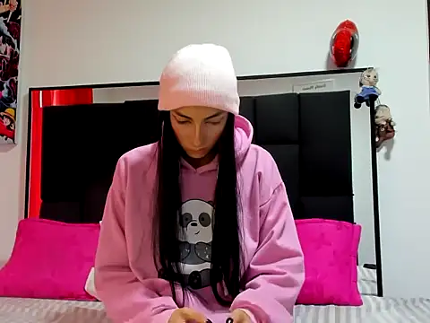 Snapshot of xamila_muaa chatting on 13, 11, 2025 xamila muaa online show from 13, 11, 2025