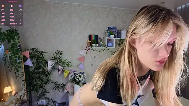 AnnyiBlue online show from 25, 4, 2026