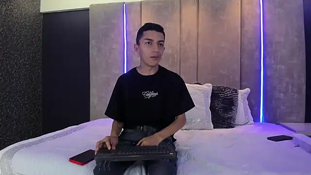 NickandAbby  online show from 23, 4, 2026