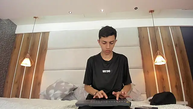 NickandAbby  online show from 23, 7, 2026