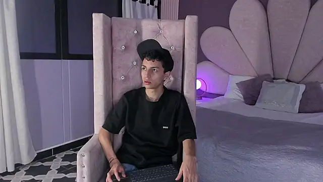 NickandAbby  online show from 30, 7, 2026