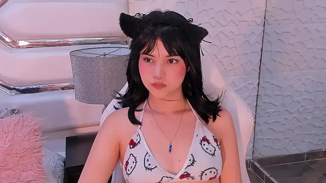 Snapshot of TatiLee chatting on 11, 11, 2025 TatiLee online show from 11, 11, 2025