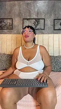 Snapshot of aranzzalatin chatting on 2, 2, 2026 aranzzalatin online show from 2, 2, 2026