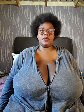 BoobsQueen46K online show from 11, 6, 2026