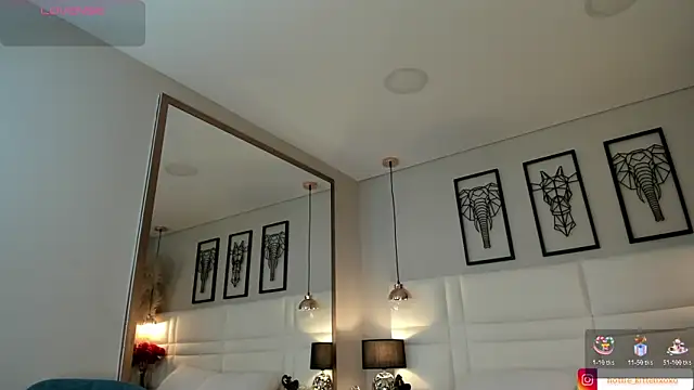 Viollet xoxo online show from 8, 11, 2025