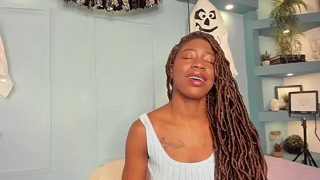 MichellePose online show from 4, 10, 2025