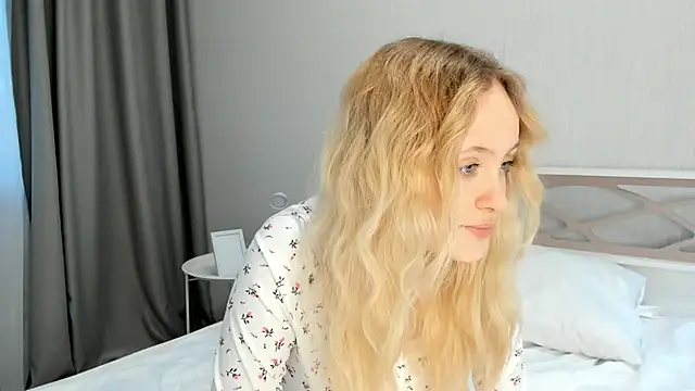 Julliakoill online show from 13, 10, 2025