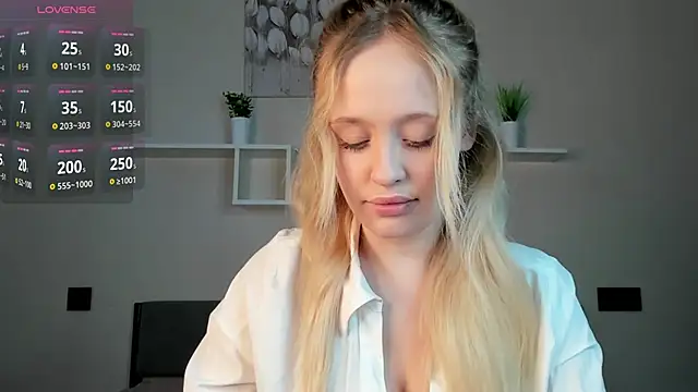 Julliakoill online show from 7, 11, 2025