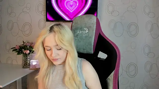 Julliakoill online show from 12, 2, 2026